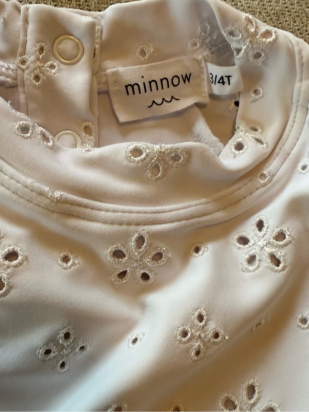 Minnow Girls Eyelet Rash Guard Swim Top Size 3/4T - Picture 6 of 6